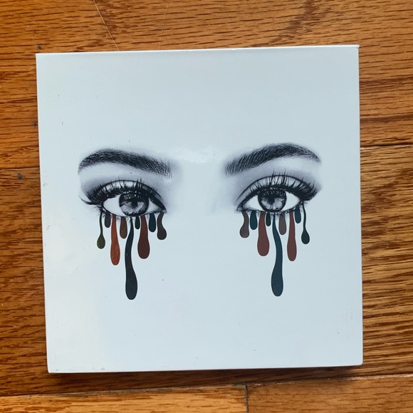 Kylie Cosmetics “The blue honey palette” - Picture 4 of 5